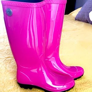 UGG rain boots NWT